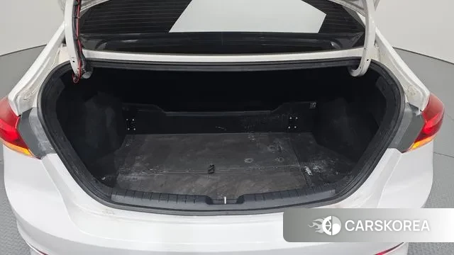 Hyundai Avante AD id 3709283 из Кореи 11