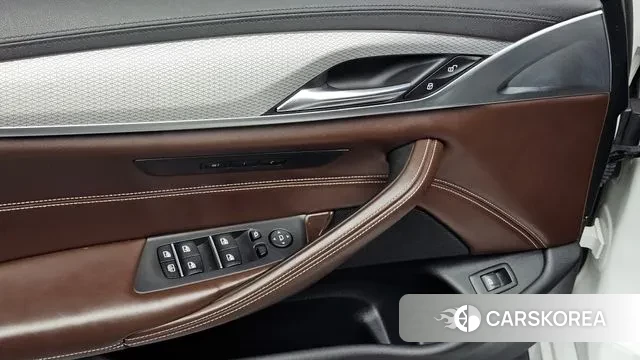 BMW 5 Series (G30) id 3402899 из Кореи 11