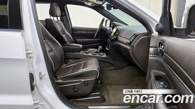 Jeep Grand Cherokee id 2636608 из Кореи 11