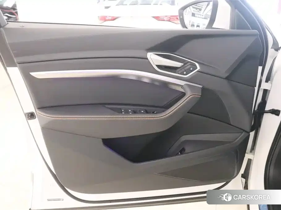 Audi e-tron id 4680668 из Китая 11