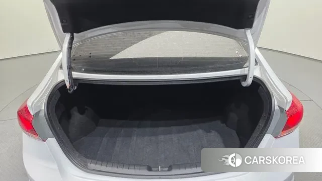 Hyundai Avante AD id 3687732 из Кореи 11