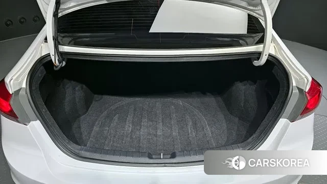 Hyundai Avante AD id 3718842 из Кореи 11