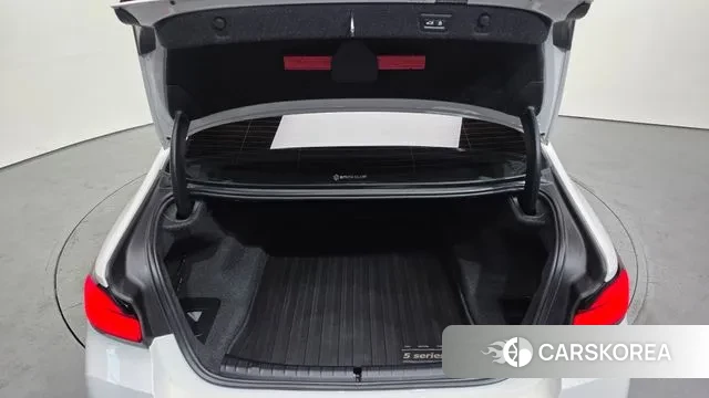 BMW 5 Series (G30) id 3646216 из Кореи 11