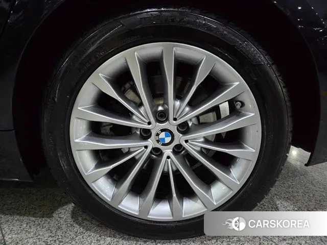 BMW 5 Series (G30) id 3288699 из Кореи 11