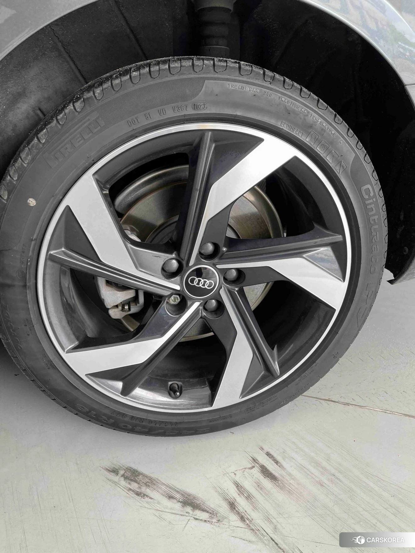Audi A4L id 4498698 из Китая 11