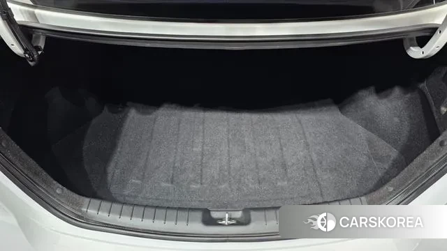 Hyundai Avante AD id 3568642 из Кореи 11