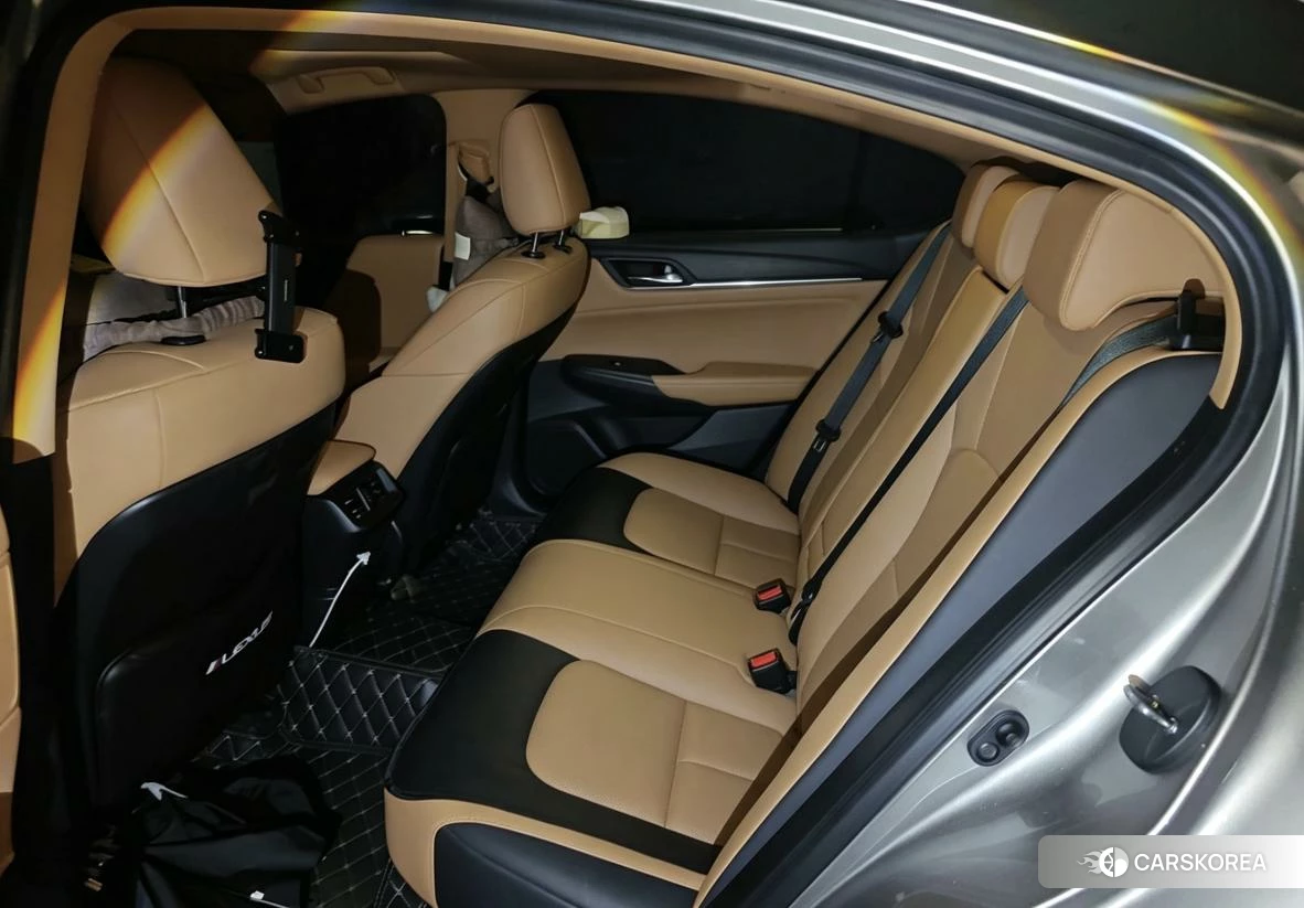 Lexus ES id 4461944 из Китая 11