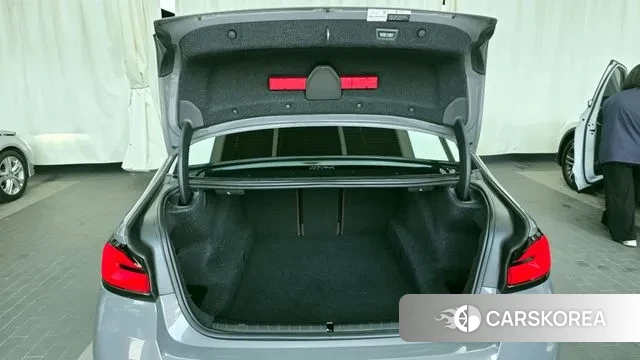 BMW 5 Series (G30) id 2980564 из Кореи 11