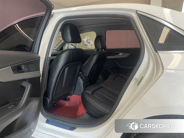 Audi A4L id 4212472 из Китая 11
