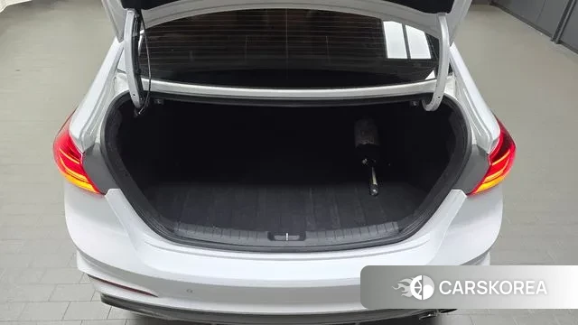 Hyundai Avante AD id 3024804 из Кореи 11