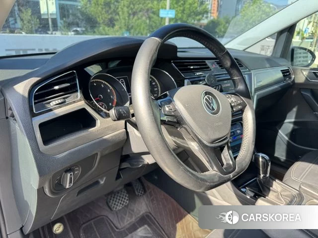 Volkswagen Touran L id 4272818 из Китая 11