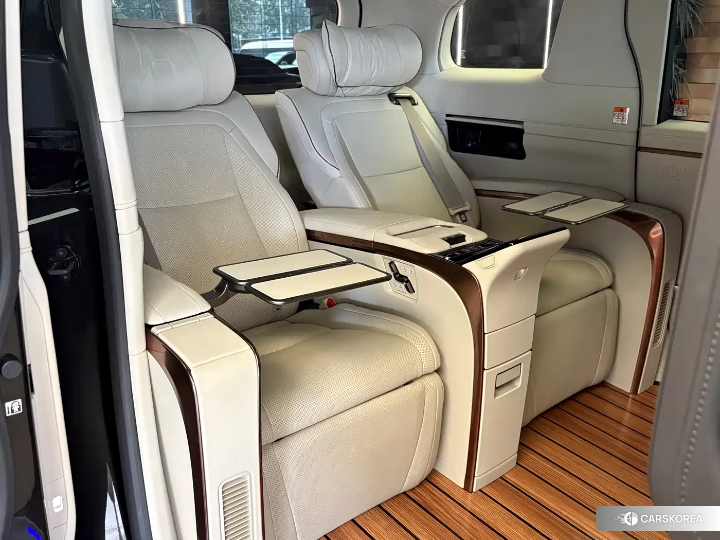 Lexus LM id 4577501 из Китая 11
