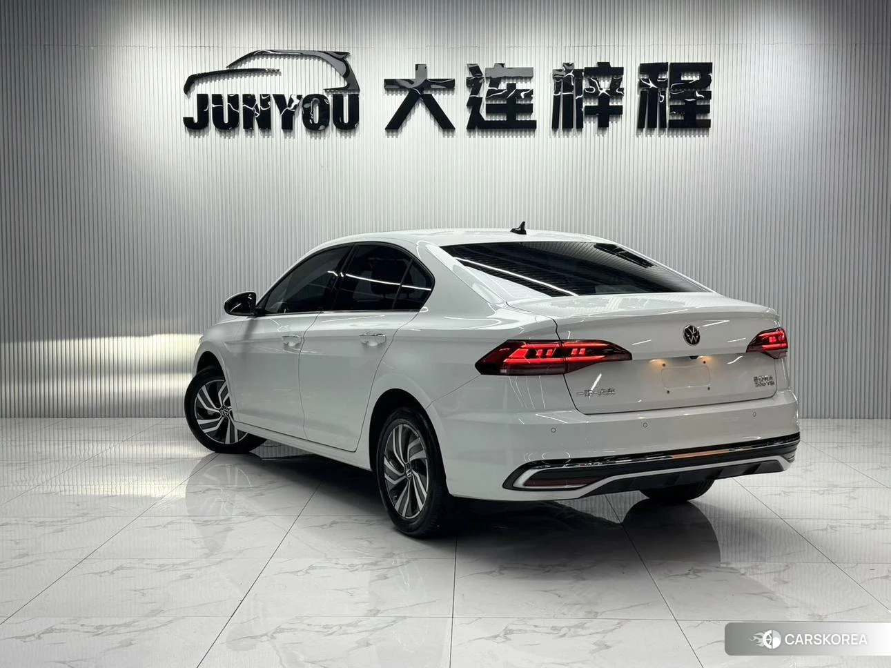 Volkswagen Bora id 4461498 из Китая 11