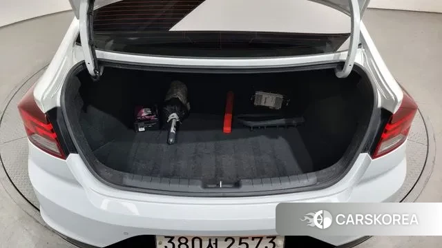 Hyundai The New Avante AD id 3024530 из Кореи 11