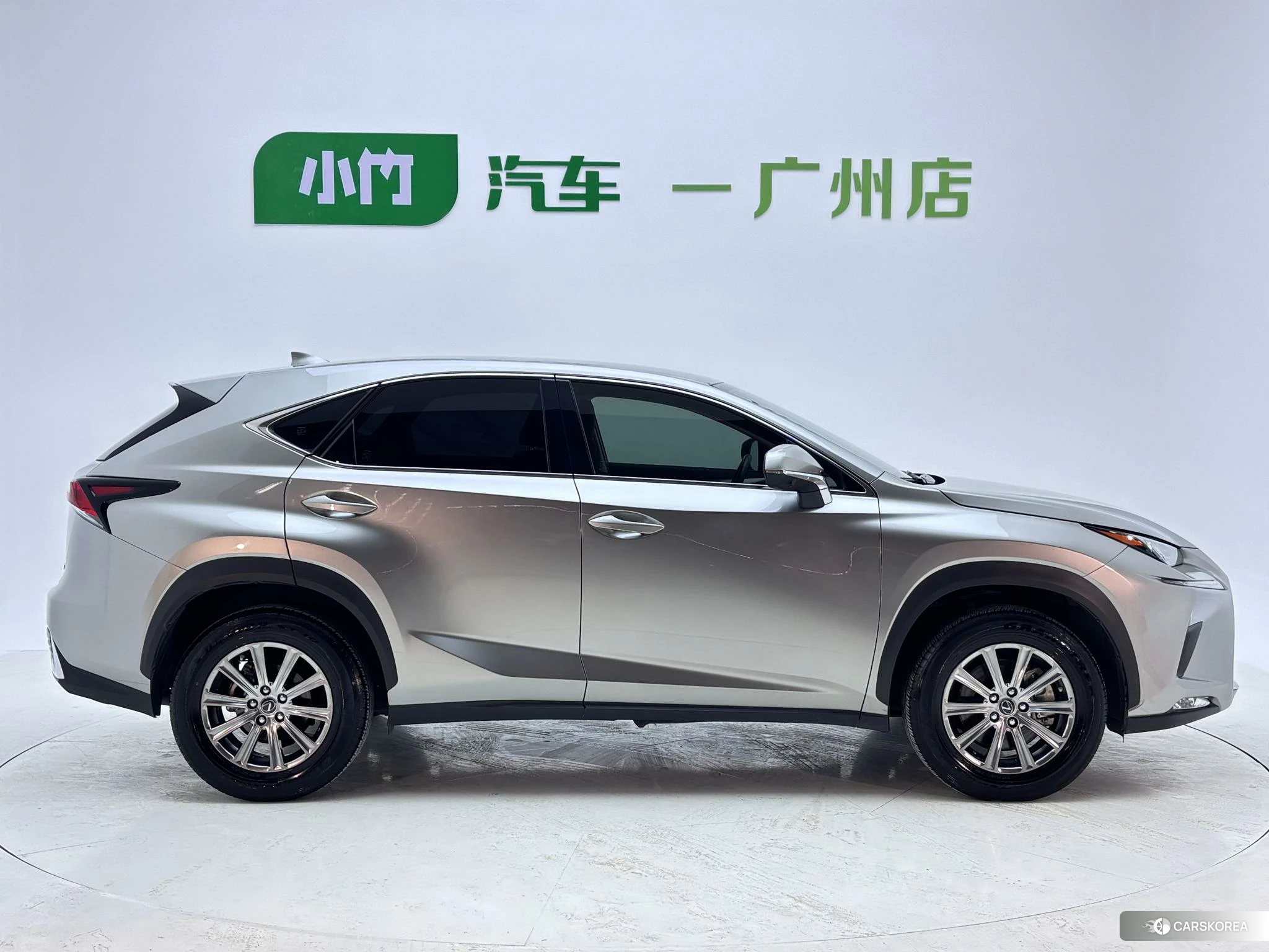 Lexus NX id 4515211 из Китая 11