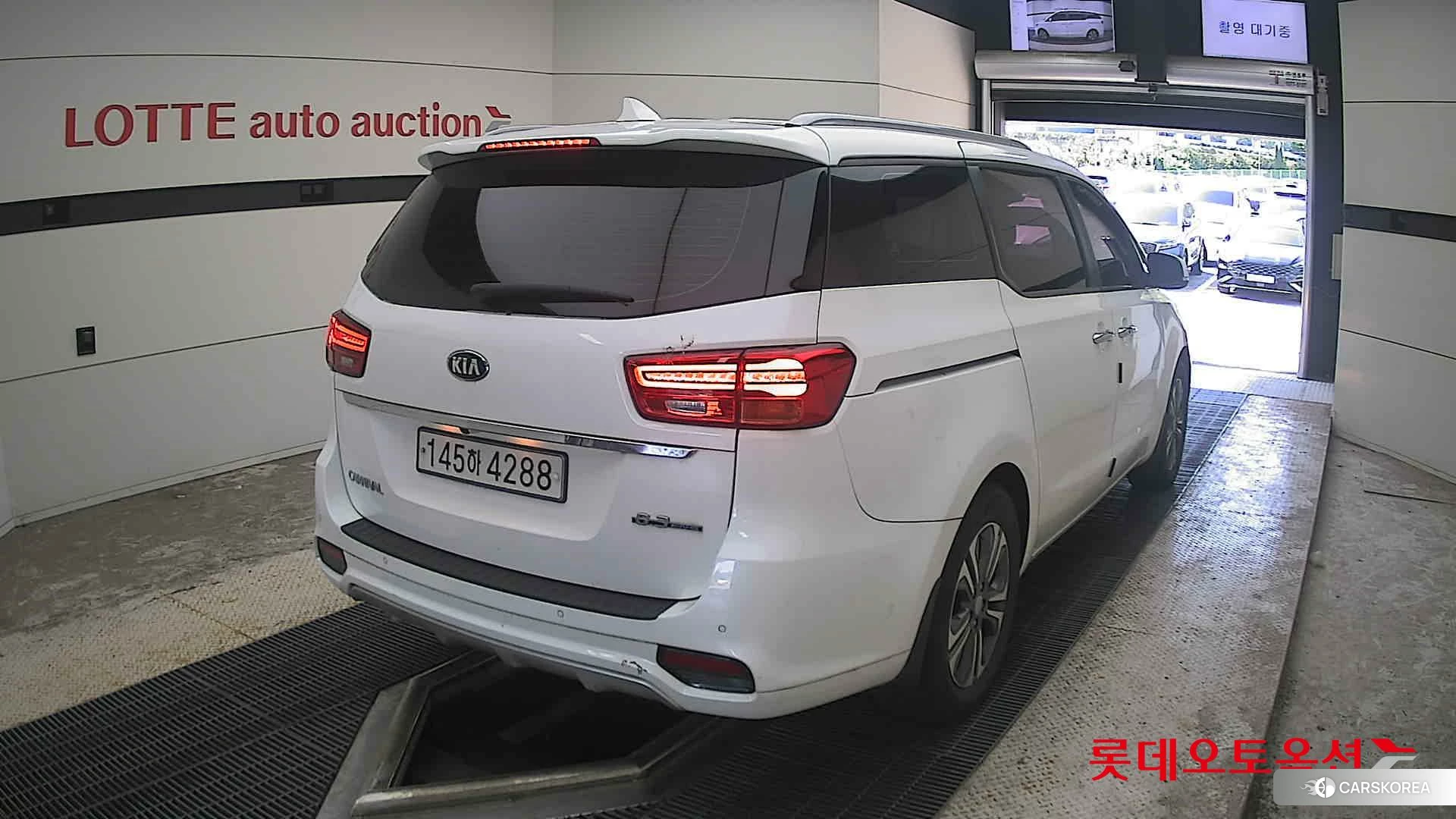 Kia Carnival id 4679356 из Кореи 11