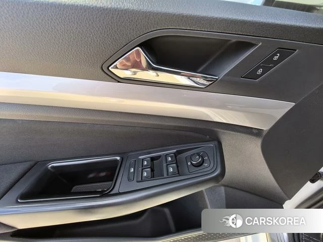 Volkswagen Bora id 4263207 из Китая 11