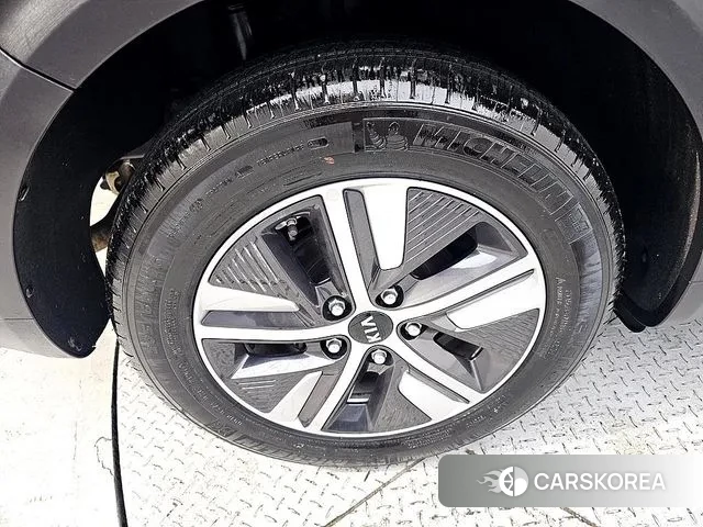 Kia The New Niro id 3573199 из Кореи 11