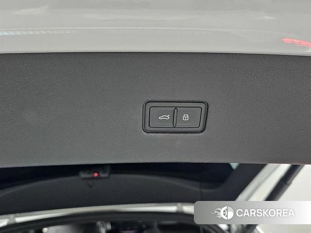 Audi Q8 (4M) id 4579605 из Кореи 11