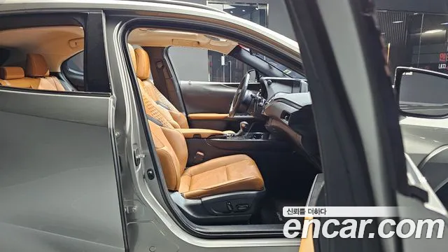 Lexus UX250h id 2672429 из Кореи 11