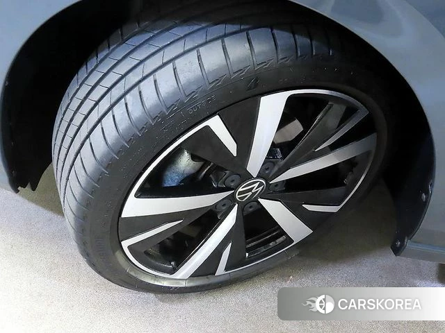 Volkswagen Golf 8th Generation id 4421547 из Кореи 11