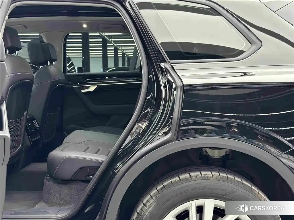 Volkswagen Touareg id 4679570 из Китая 11