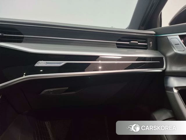Audi A6L id 4274177 из Китая 11