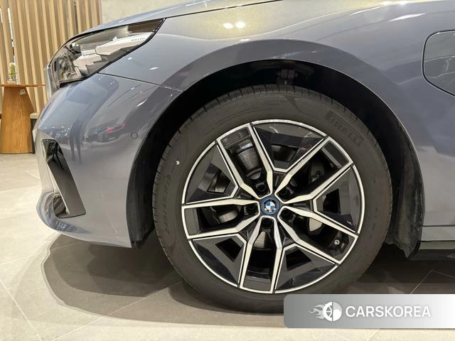 BMW i5 id 4265494 из Китая 11