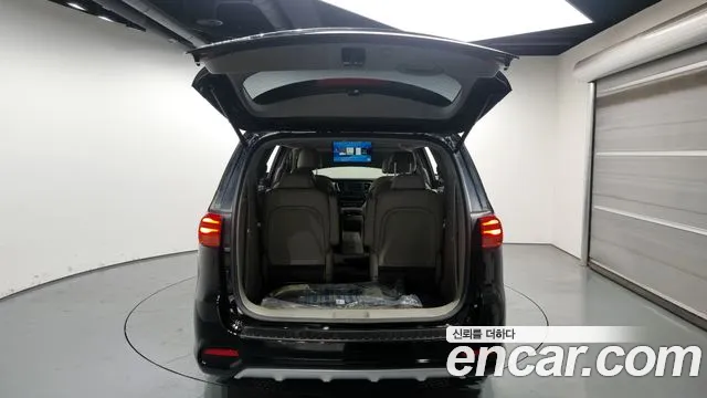 Kia The New Carnival id 2711761 из Кореи 11