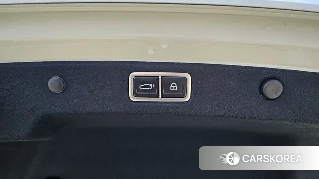 Hyundai Grandeur Hybrid (GN7) id 3720953 из Кореи 11