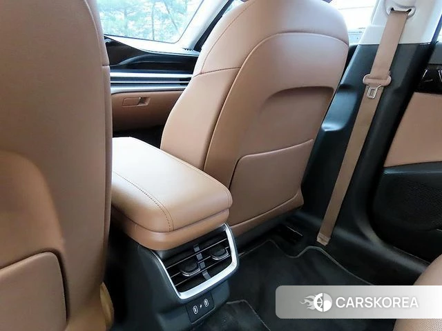 Hyundai Grandeur (GN7) id 3922265 из Кореи 11