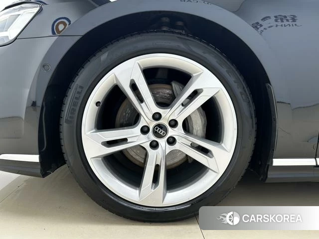 Audi A8 id 4265930 из Китая 11