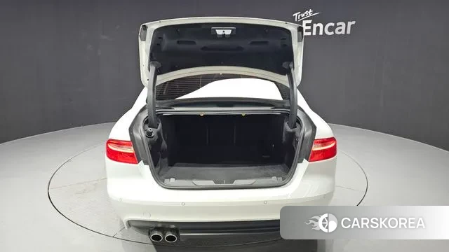 Jaguar XE id 3723698 из Кореи 11