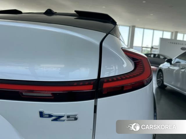 Toyota bZ5 id 4272927 из Китая 11