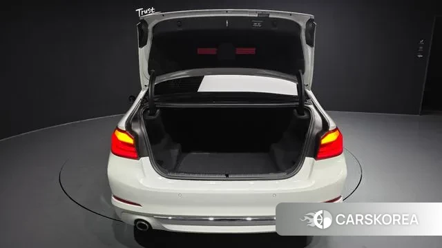 BMW 5 Series (G30) id 3505252 из Кореи 11