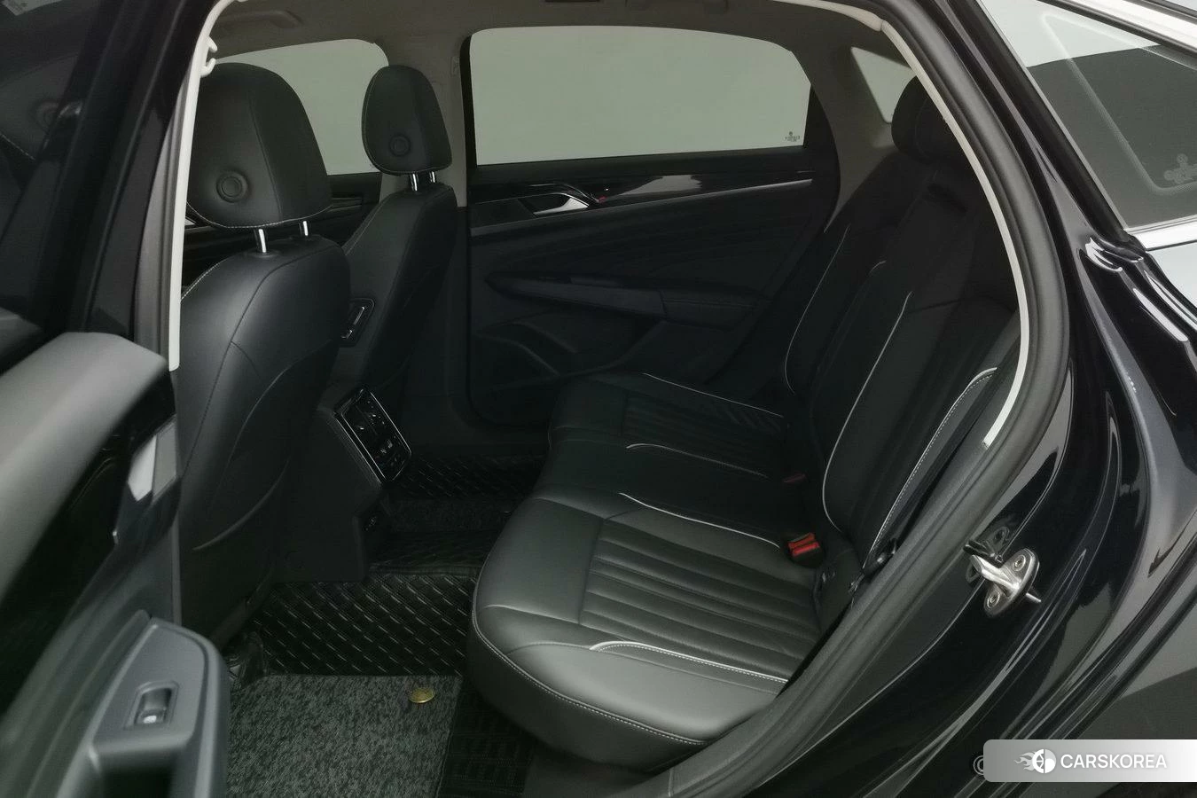 Volkswagen Passat id 4510854 из Китая 11