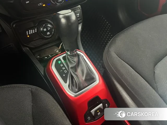 Jeep Renegade id 3666810 из Кореи 11