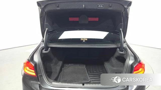 BMW 5 Series (G30) id 4477171 из Кореи 11