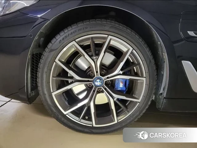 BMW 5 Series (G30) id 3448044 из Кореи 11