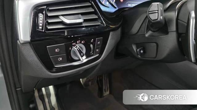 BMW 5 Series (G30) id 4310903 из Кореи 11