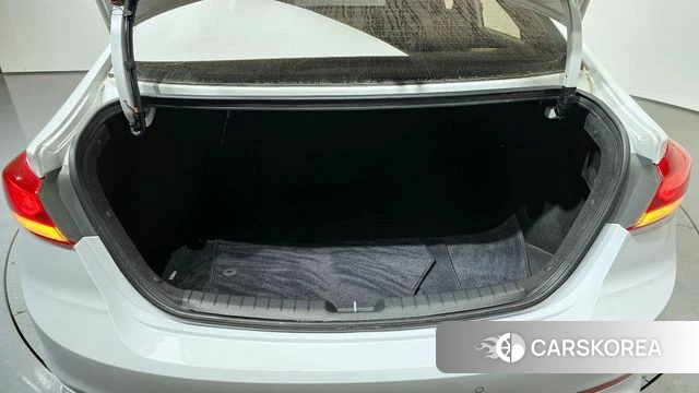 Hyundai Avante AD id 4363379 из Кореи 11