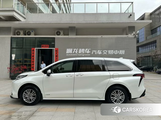 Toyota Saina id 4273624 из Китая 11