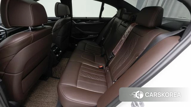 BMW 5 Series (G30) id 4540655 из Кореи 11