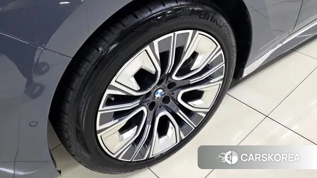 BMW 7 Series (G70) id 3751588 из Кореи 11