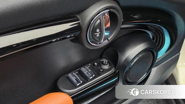Mini Cooper S Convertible id 4625036 из Кореи 11