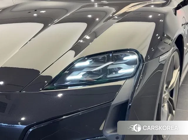 Porsche Taycan id 3739340 из Кореи 11