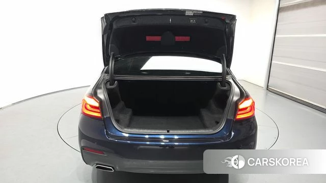 BMW 5 Series (G30) id 4543662 из Кореи 11
