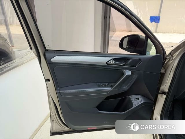 Volkswagen Tiguan L id 4210923 из Китая 11