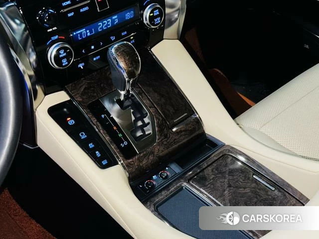 Toyota Elfa id 4358889 из Китая 11