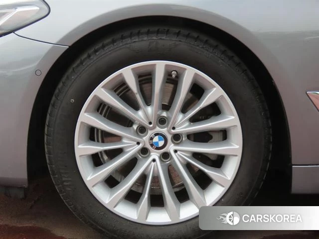 BMW 5 Series (G30) id 4572103 из Кореи 11